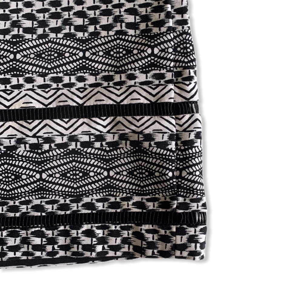 White House Black Market Skirt Geometric Lined Hidden Zipper Size 10 EUC - Picture 6 of 9